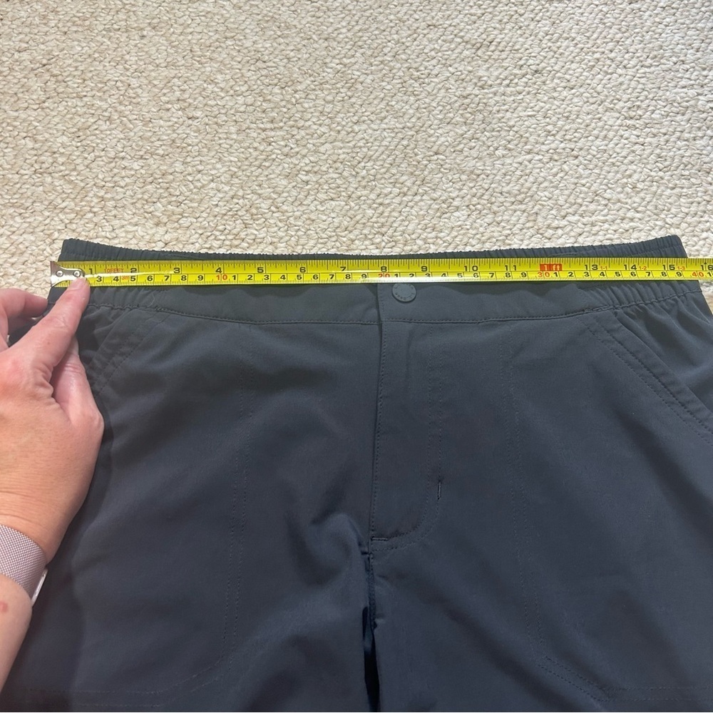 LL Bean Women’s Size 8 Stretch Shorts Black UPF 50+ Outdoor Athletic - Picture 11 of 12